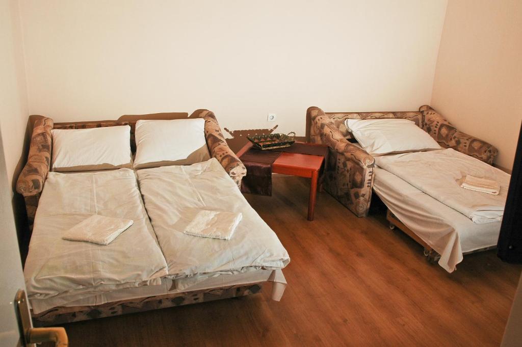 Amarin Apartments Hajduszoboszlo Quarto foto